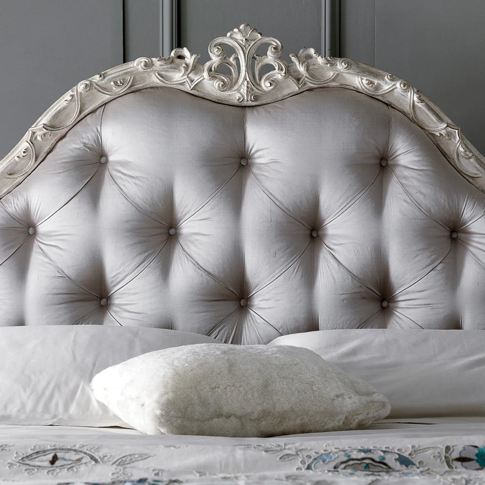 Classic Designer Carved Bed for Luxury Bedrooms
