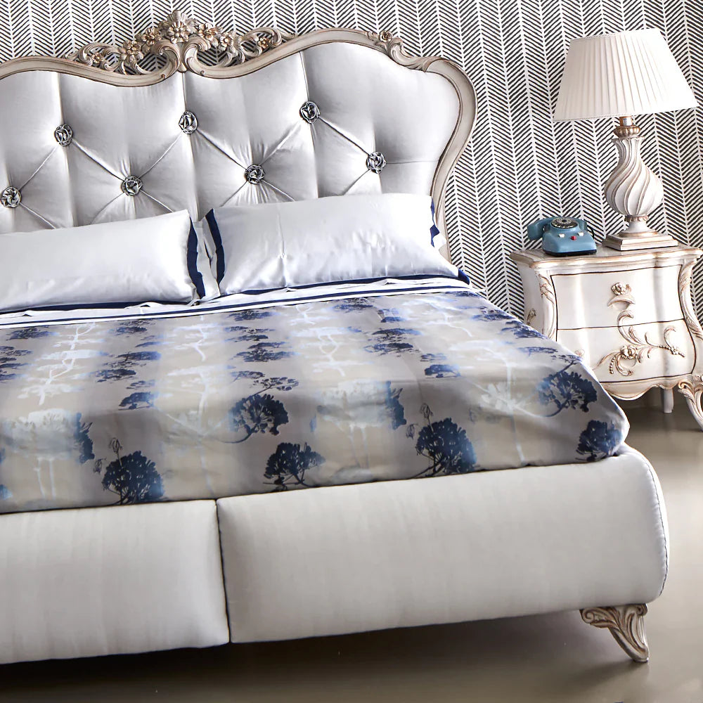 Designer Carved Wooden Bed with Regal Appeal