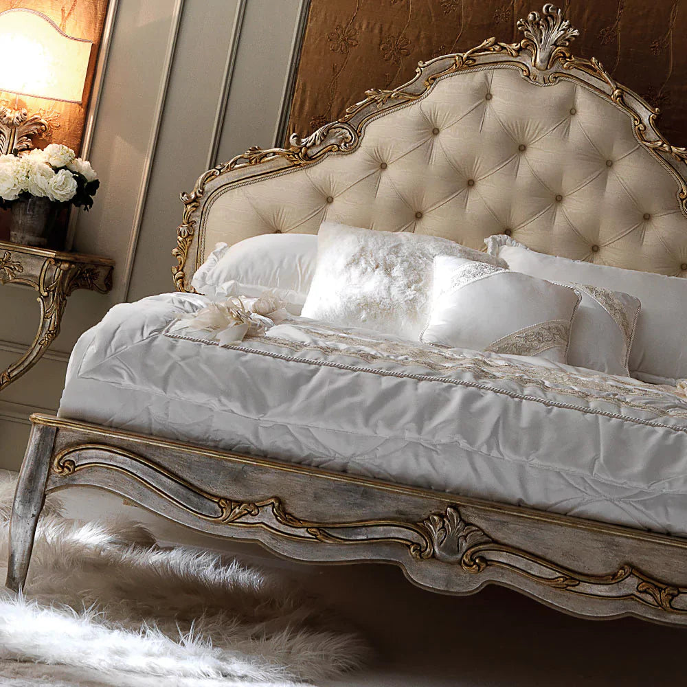 Antique Style Royal Carved Wooden Bed Design