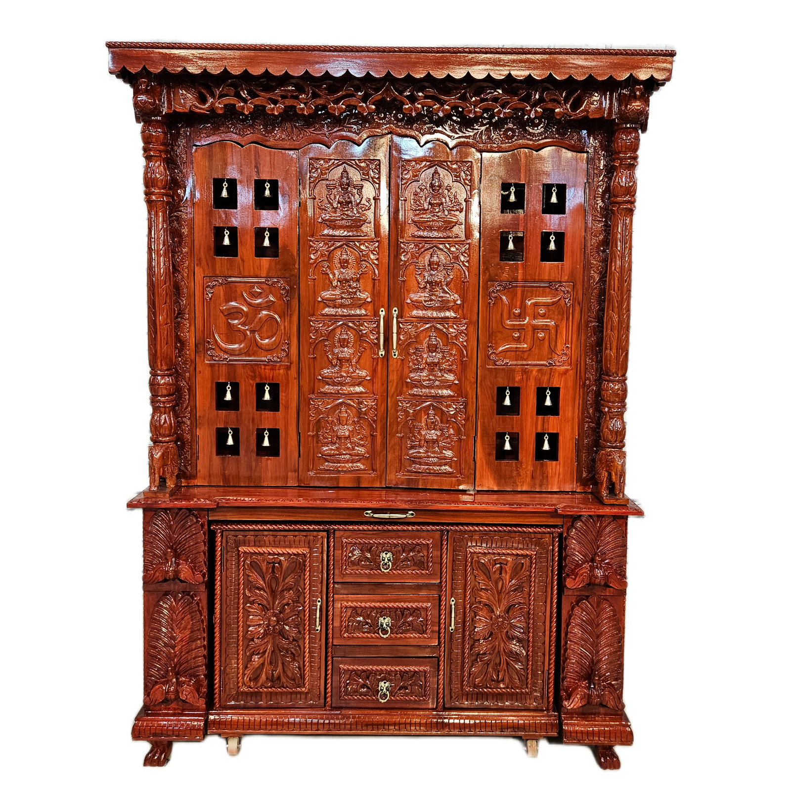 Luxury Wooden Temple with Spacious Prayer Area